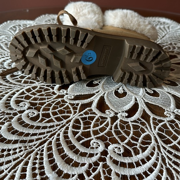 UNIONBAY Snow Shoe Boots with fake fur trim ~ New without box ~ size 6 1/2 - Picture 5 of 7